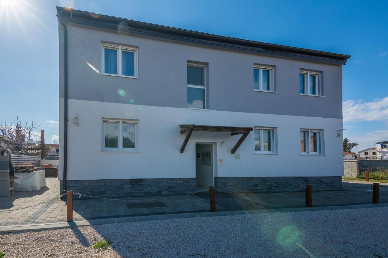 Apartments Pejakovic Vir Exteriér fotografie