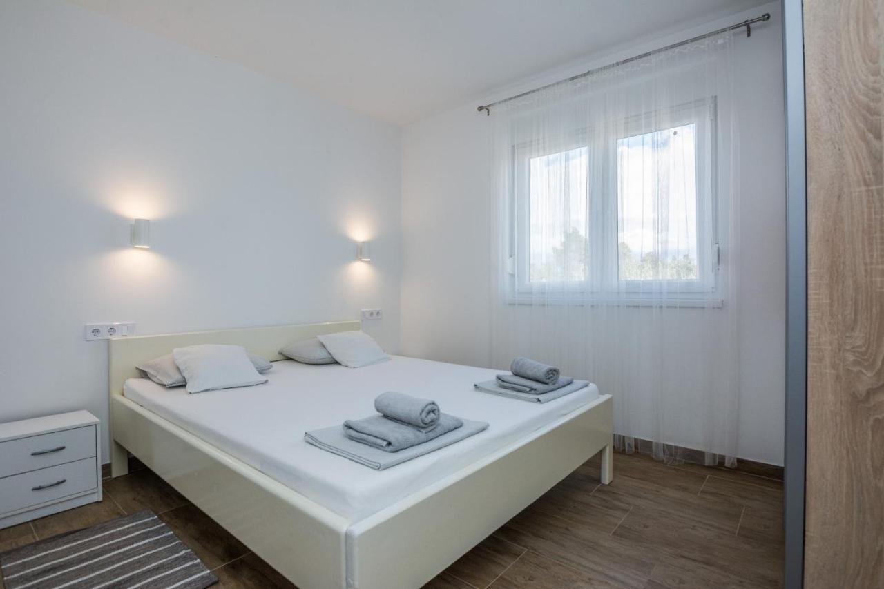 Apartments Pejakovic Vir Exteriér fotografie