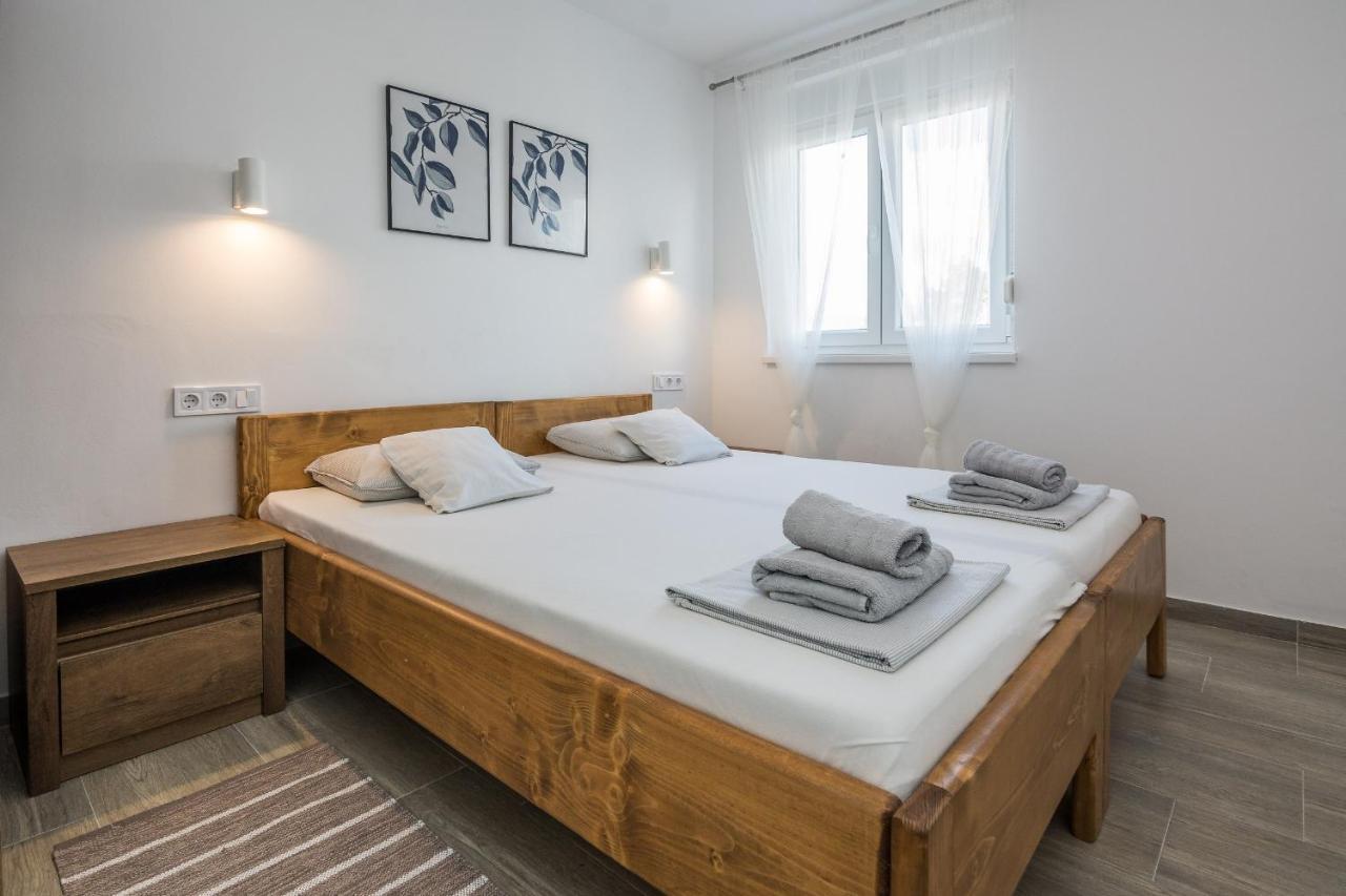 Apartments Pejakovic Vir Exteriér fotografie