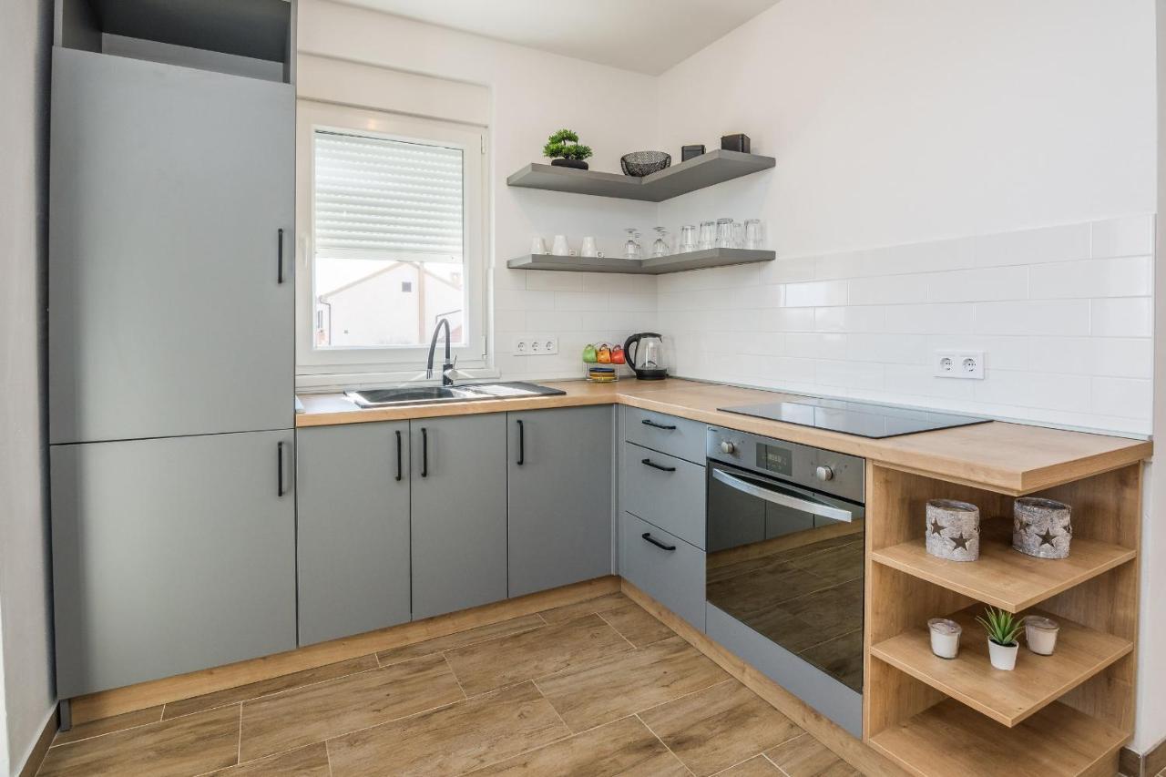 Apartments Pejakovic Vir Exteriér fotografie