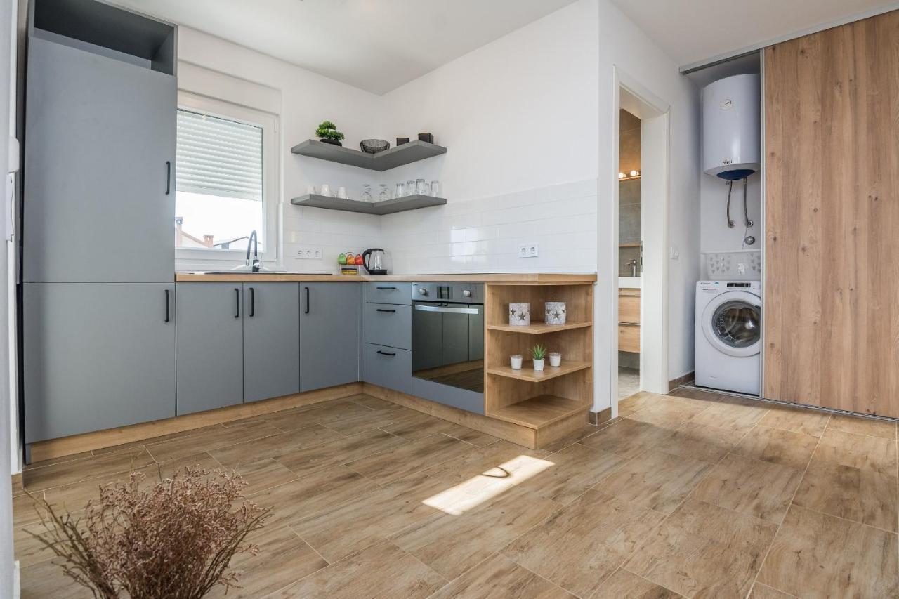 Apartments Pejakovic Vir Exteriér fotografie