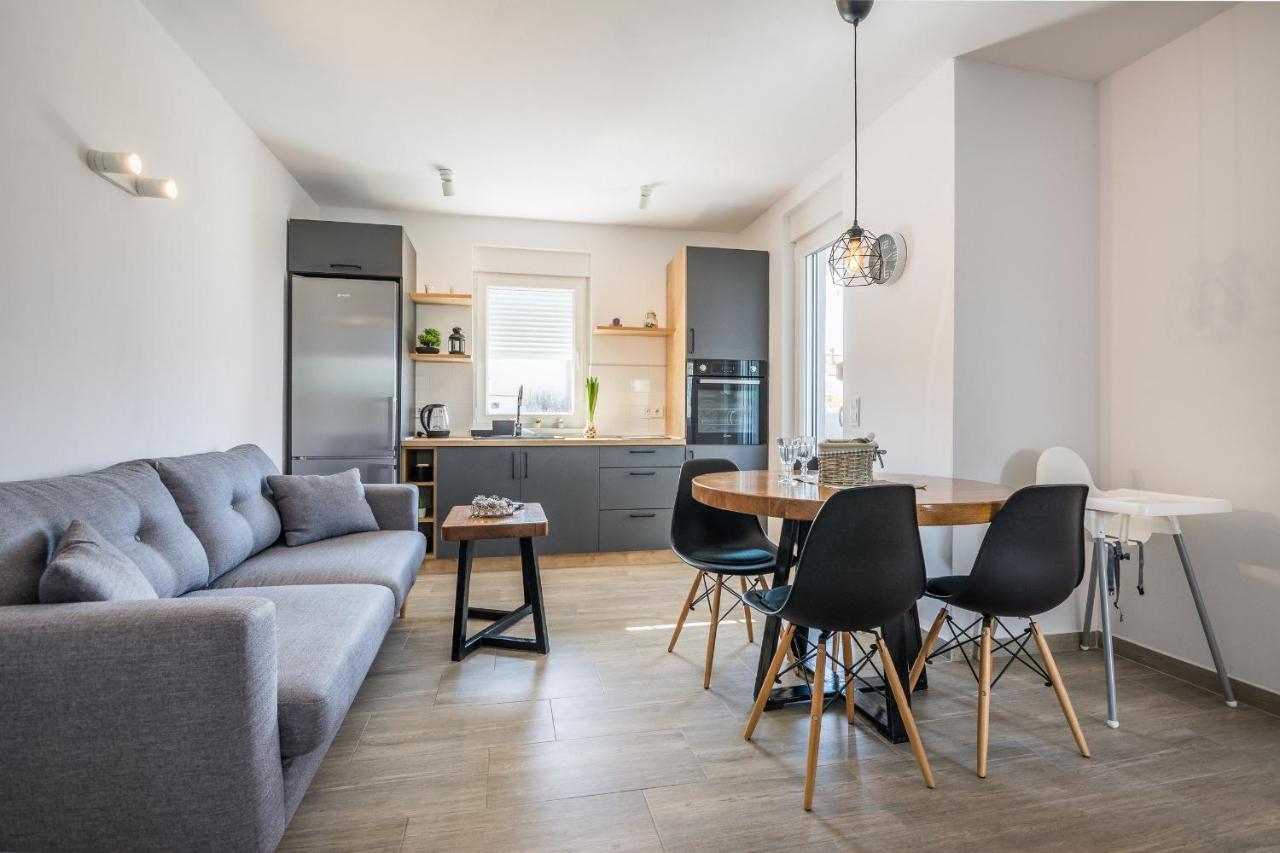 Apartments Pejakovic Vir Exteriér fotografie