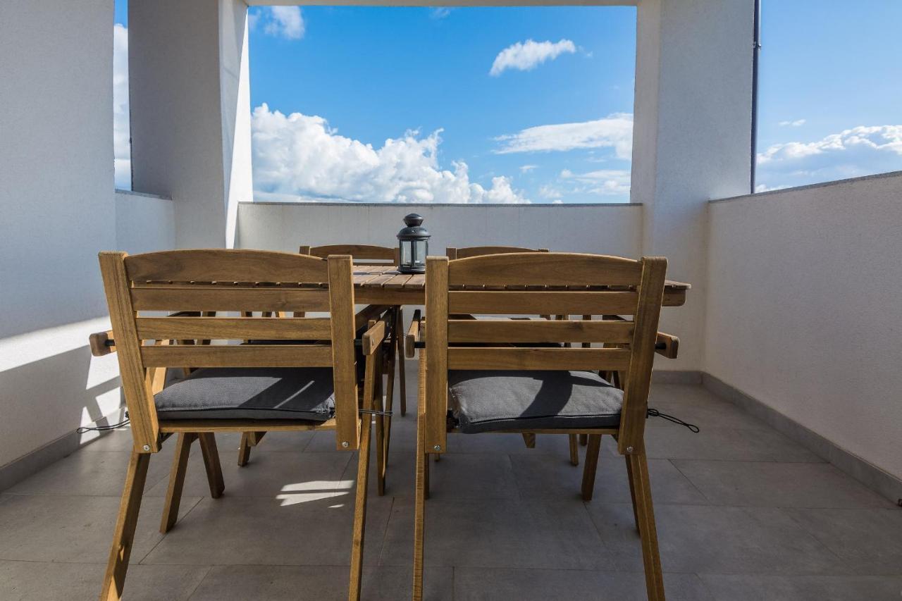 Apartments Pejakovic Vir Exteriér fotografie