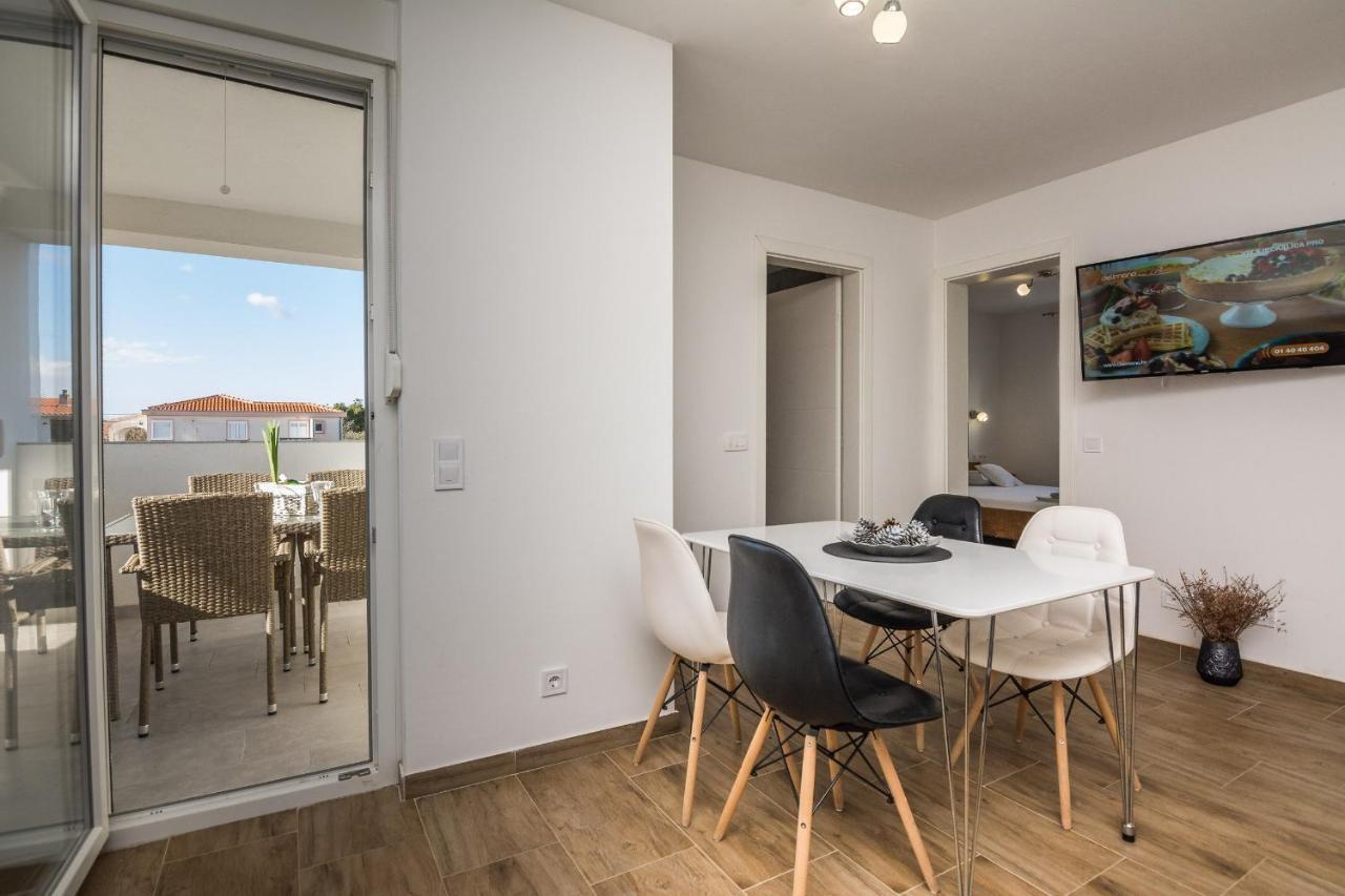 Apartments Pejakovic Vir Exteriér fotografie