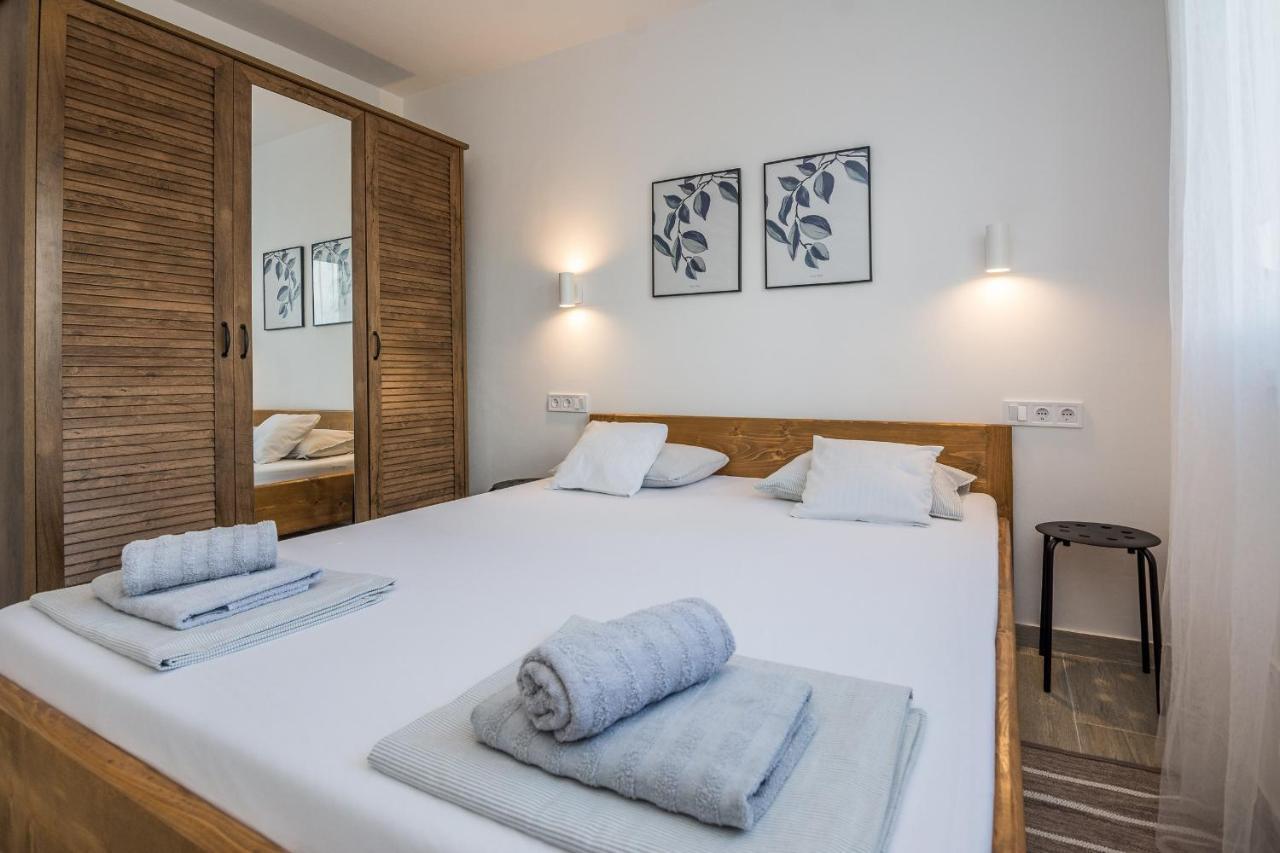 Apartments Pejakovic Vir Exteriér fotografie