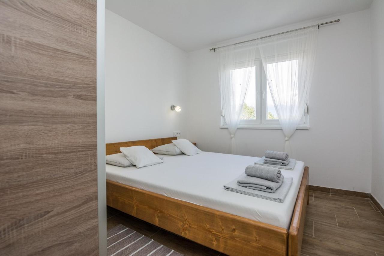 Apartments Pejakovic Vir Exteriér fotografie