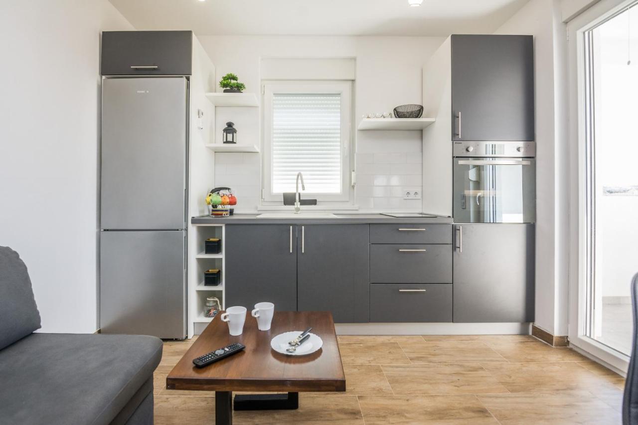 Apartments Pejakovic Vir Exteriér fotografie