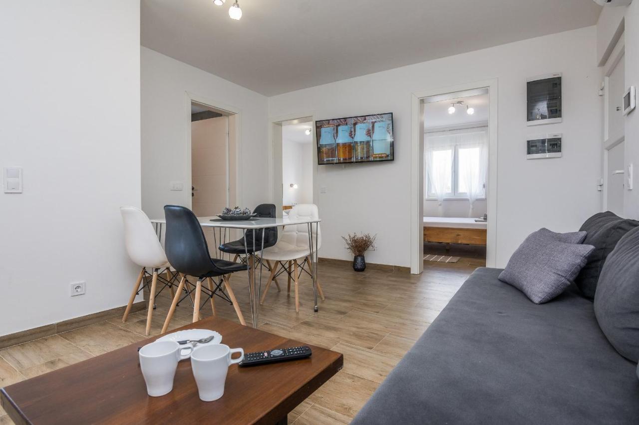 Apartments Pejakovic Vir Exteriér fotografie